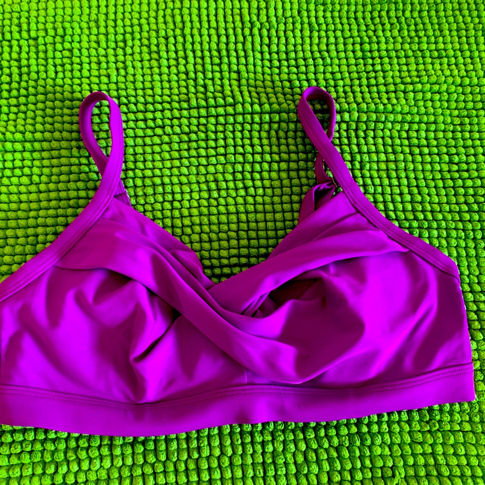 Athleta Sporty Bikini Top Sz 36 B/C